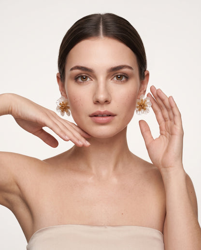 Aretes Flor | Nácar y Baño Oro 18K